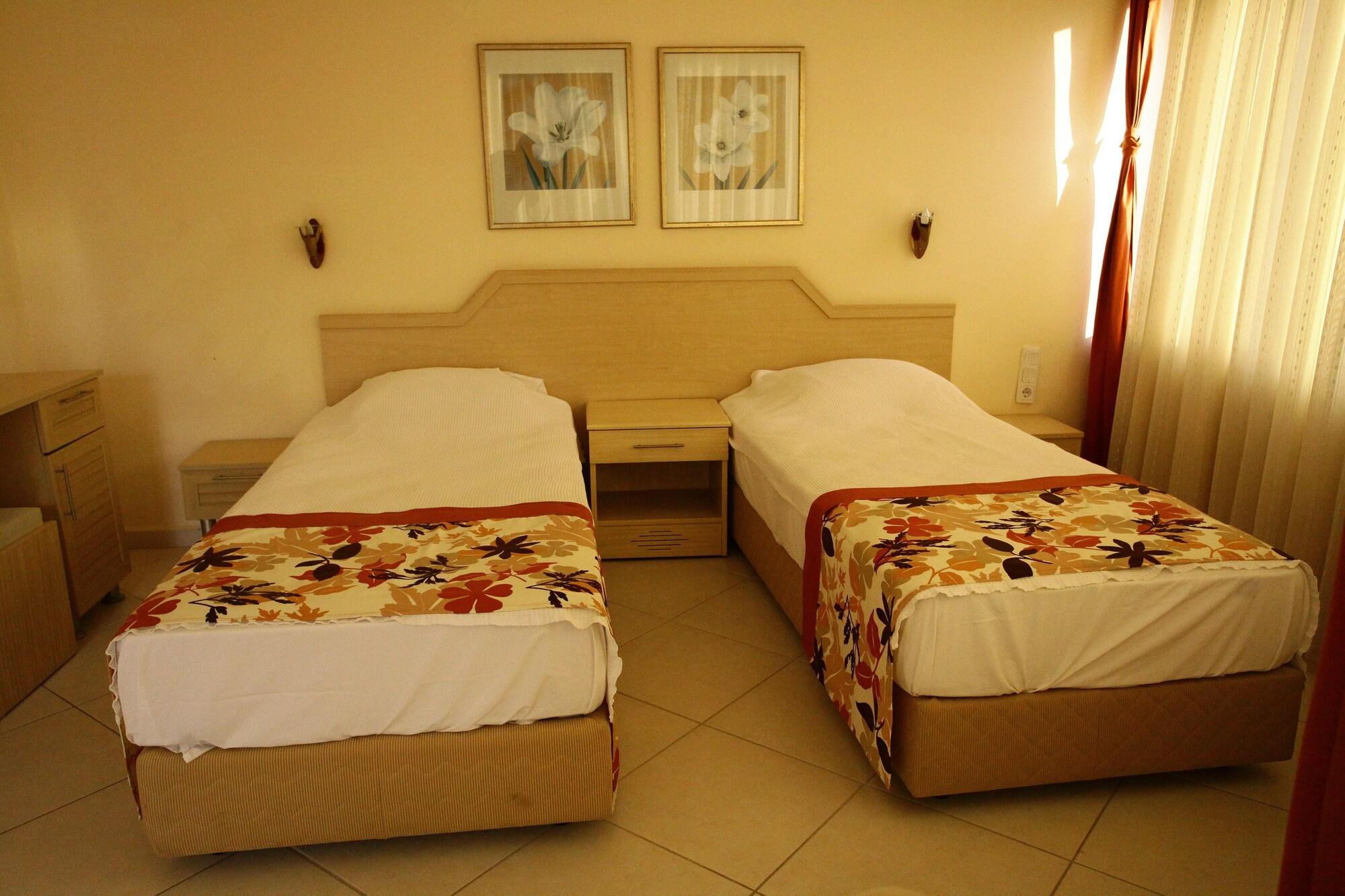Malhun Hotel Fethiye Bagian luar foto
